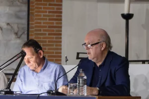 Pedro Rodríguez Panizo presentando "La celebración litúrgica de la comunidad cristiana"